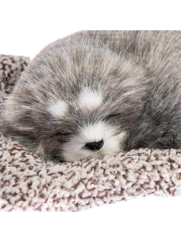 Игрушка на панель авто, собака на подушке, серый окрас