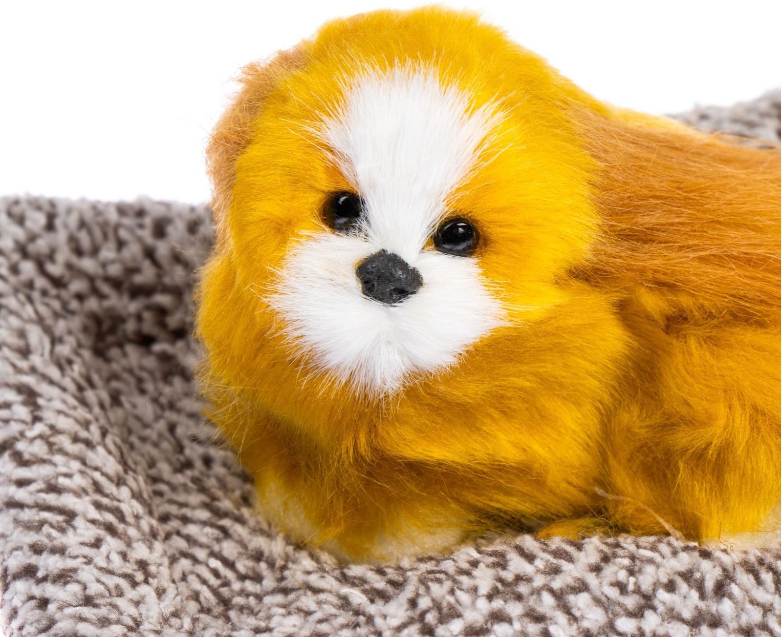 Игрушка на панель авто, собака на подушке, бело-рыжий окрас