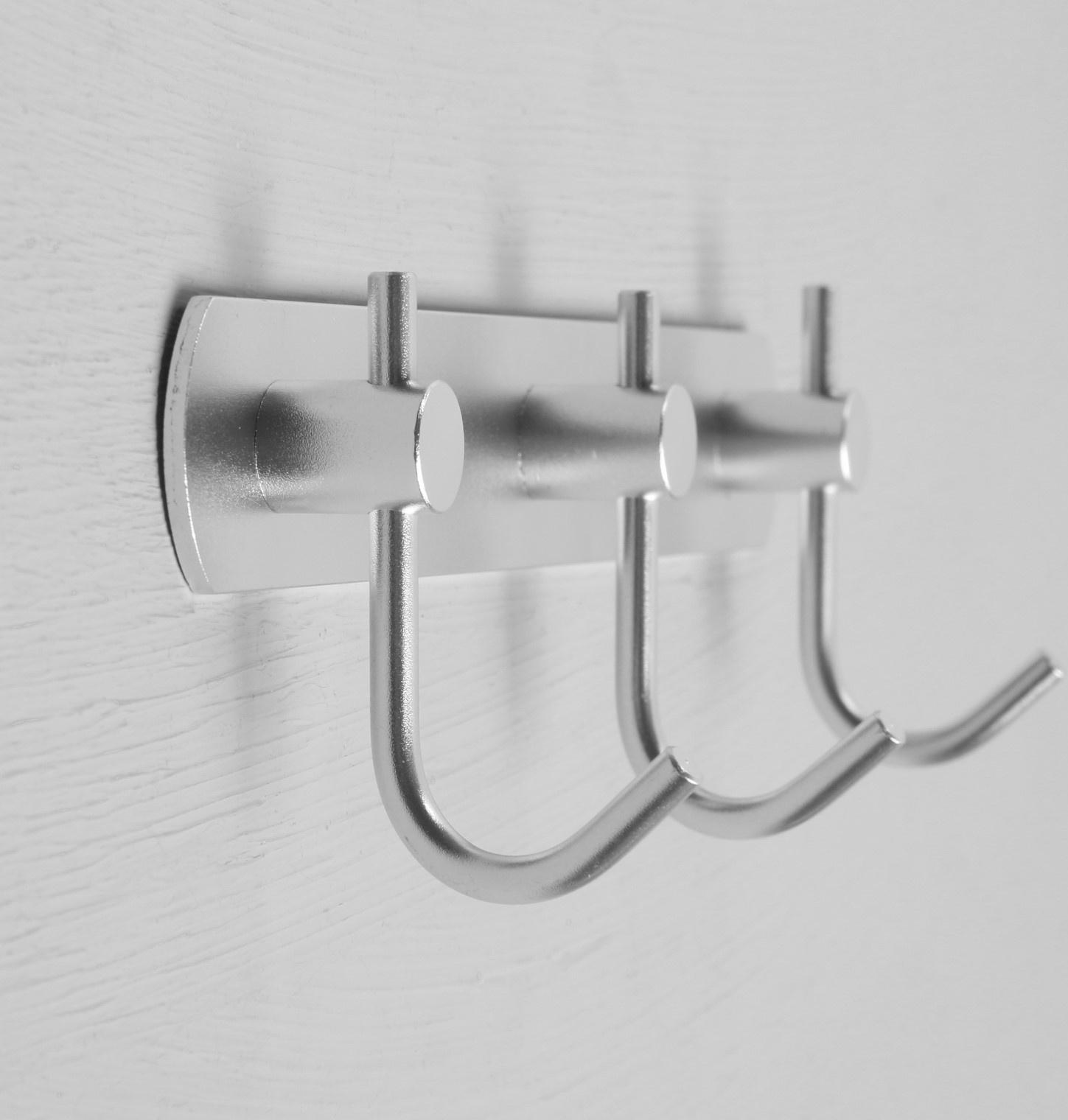 Вешалка с тремя крючками CAPPIO VC100, цвет матовый хром