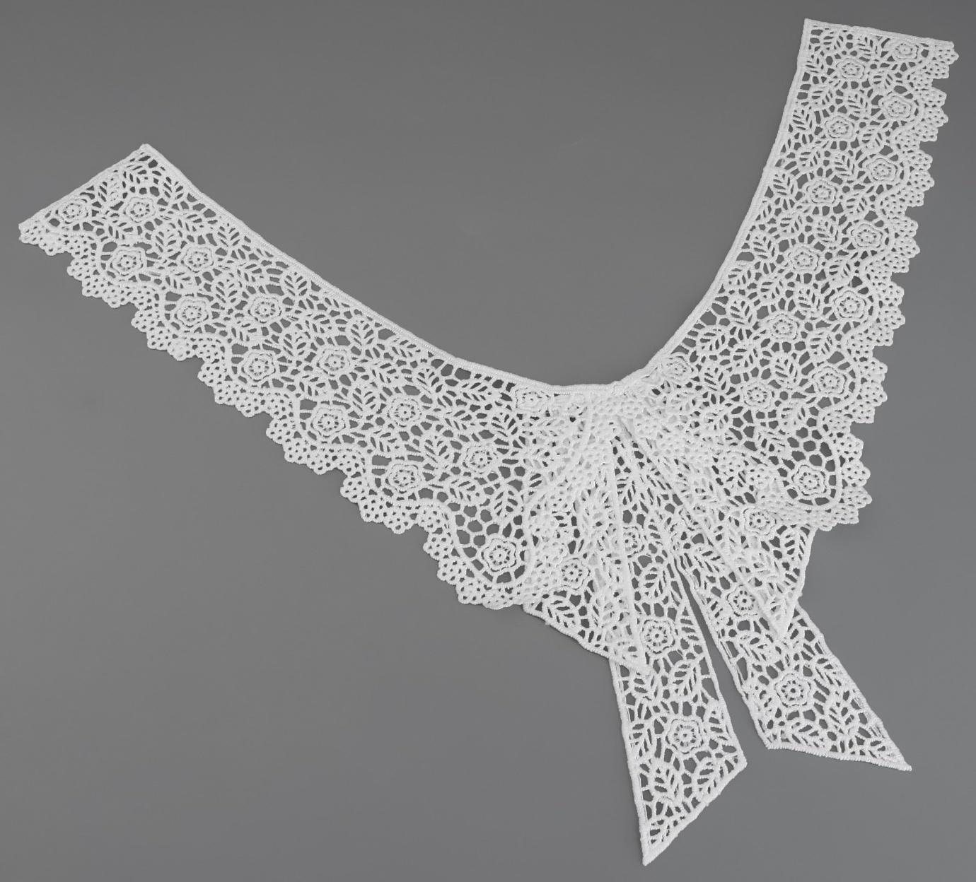 Воротник кружевной, 36 × 32 см, цвет белый