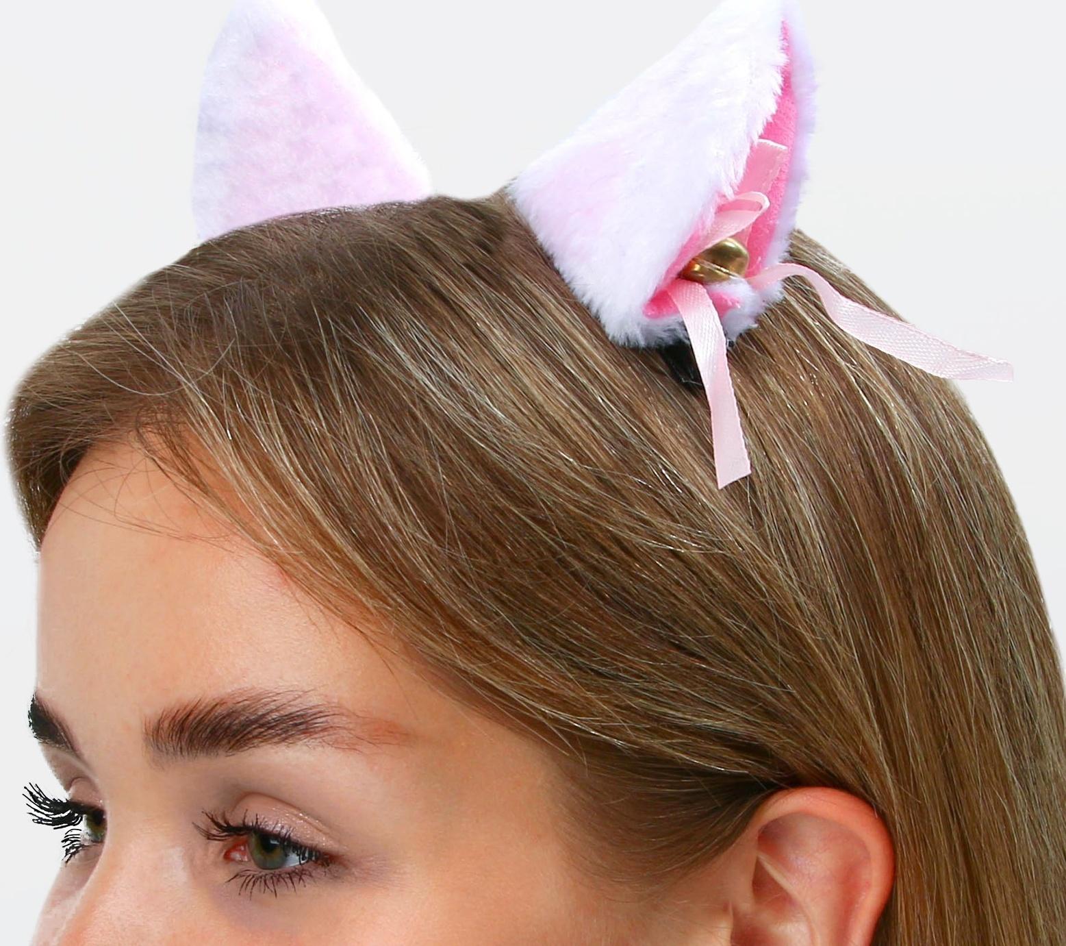 Заколки-ушки на формовой подложке 