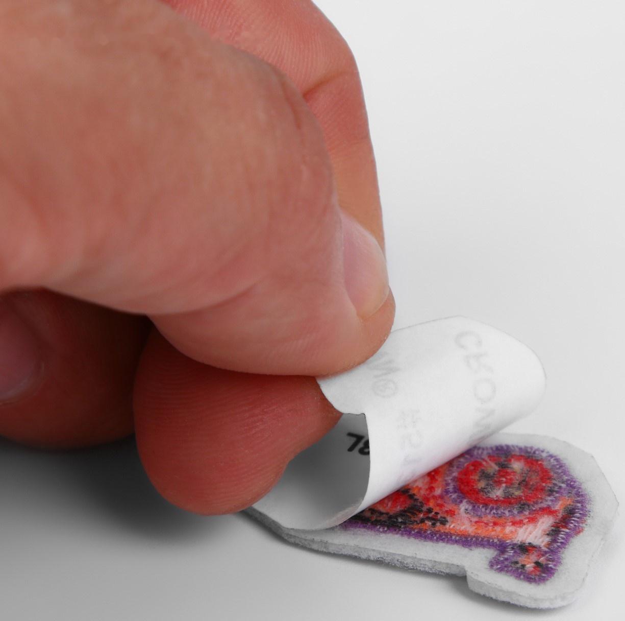 Патч клеевой на одежду, обувь, сумки «Тачка», 5,2 × 2,2 см