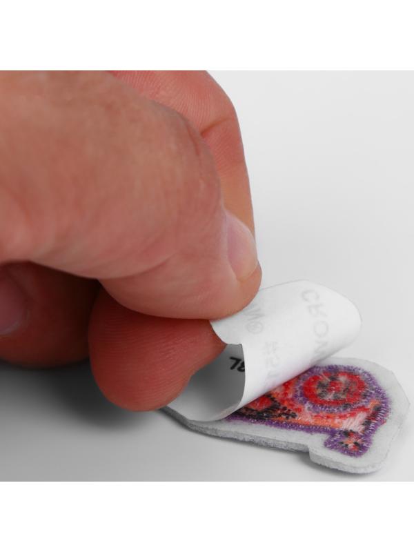 Патч клеевой на одежду, обувь, сумки «Тачка», 5,2 × 2,2 см