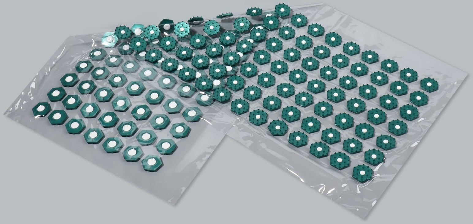 Ипликатор-коврик, основа ПВХ, 140 модулей, 28 × 64 см, цвет прозрачный/зелёный