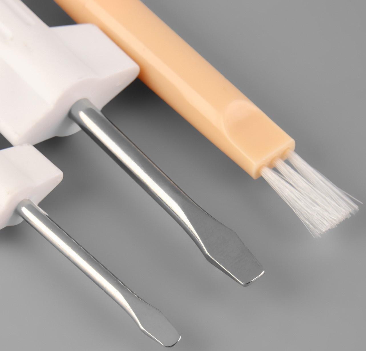 Сервисный набор для швейных машин, 4 предмета: отвёртка, 2 шт, металлический ключ, щётка