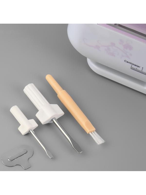 Сервисный набор для швейных машин, 4 предмета: отвёртка, 2 шт, металлический ключ, щётка