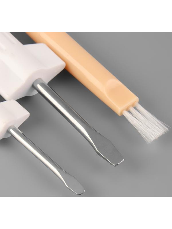 Сервисный набор для швейных машин, 4 предмета: отвёртка, 2 шт, металлический ключ, щётка