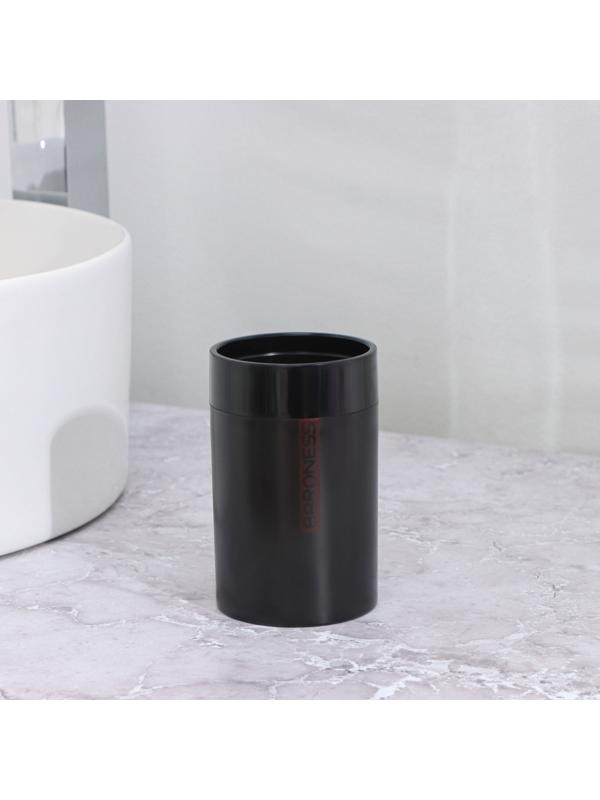 Стакан для зубных щёток, 7×7×11,5 см, цвет чёрный