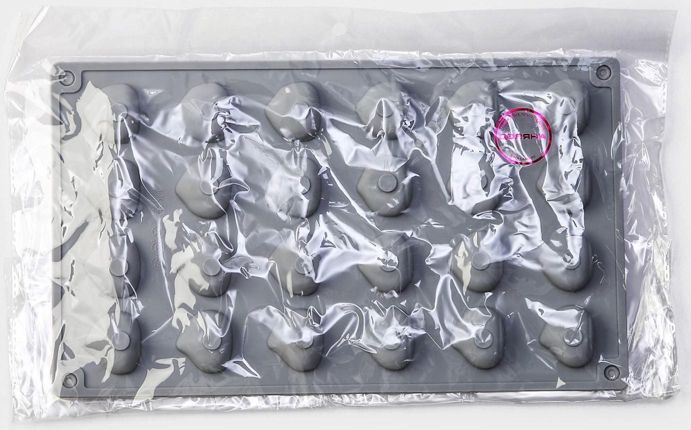 Форма силиконовая для льда и кондитерских украшений Доляна «Орешки», 30×17,5×1,5 см, 24 ячейки (3×2см) , цвет серый