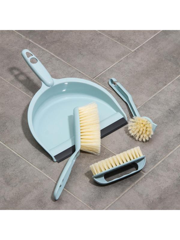 Набор для уборки, 4 предмета: совок, 3 щётки, 30×21×12 см, цвет МИКС