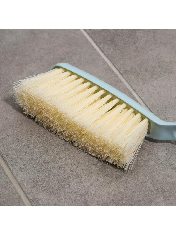 Набор для уборки, 4 предмета: совок, 3 щётки, 30×21×12 см, цвет МИКС