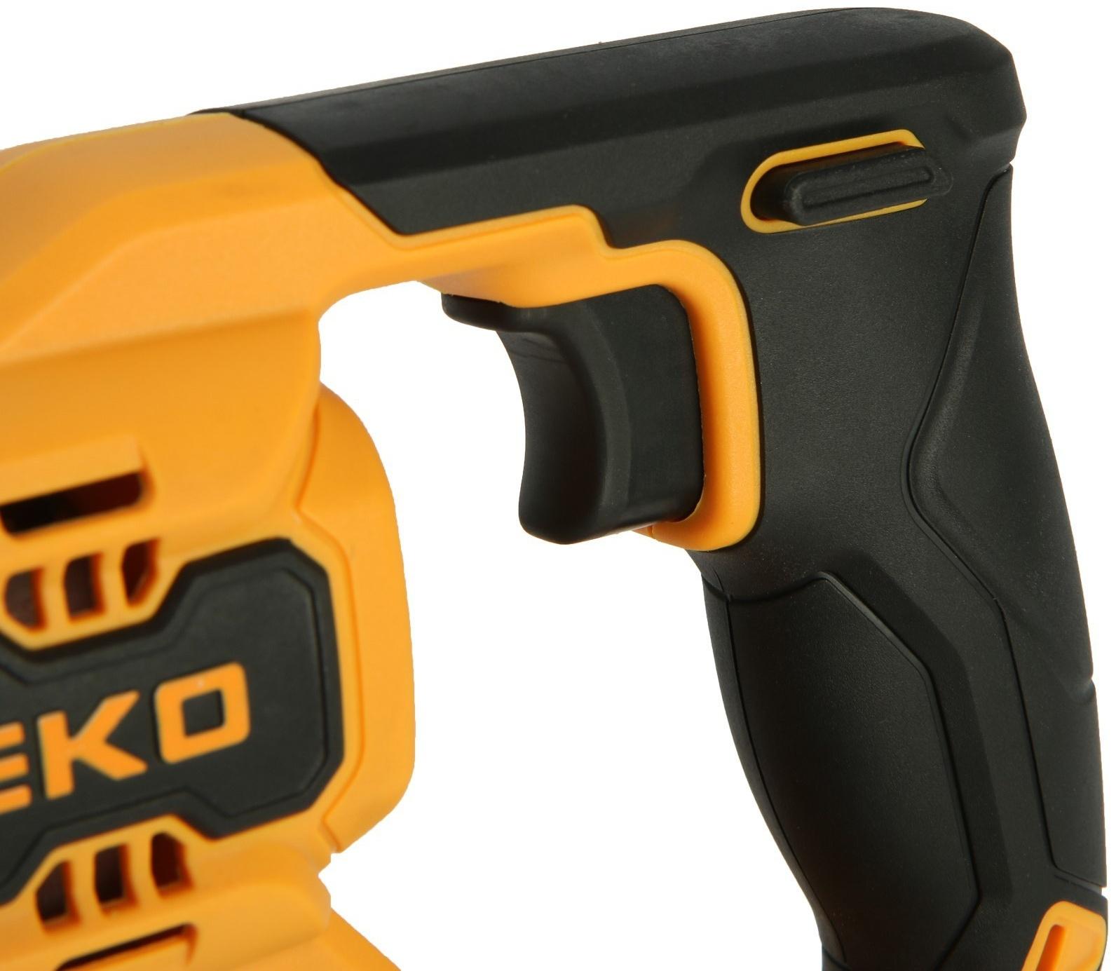 Пила сабельная аккумуляторная DEKO DKRS20, 20 В, 2х2 Ач, 2800 об/мин, ход 20 мм