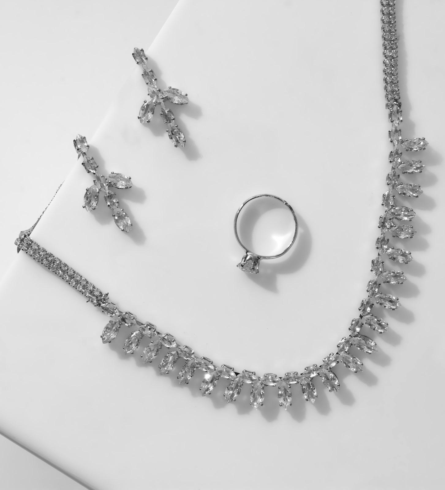 Набор 3 предмета: серьги, колье, кольцо 