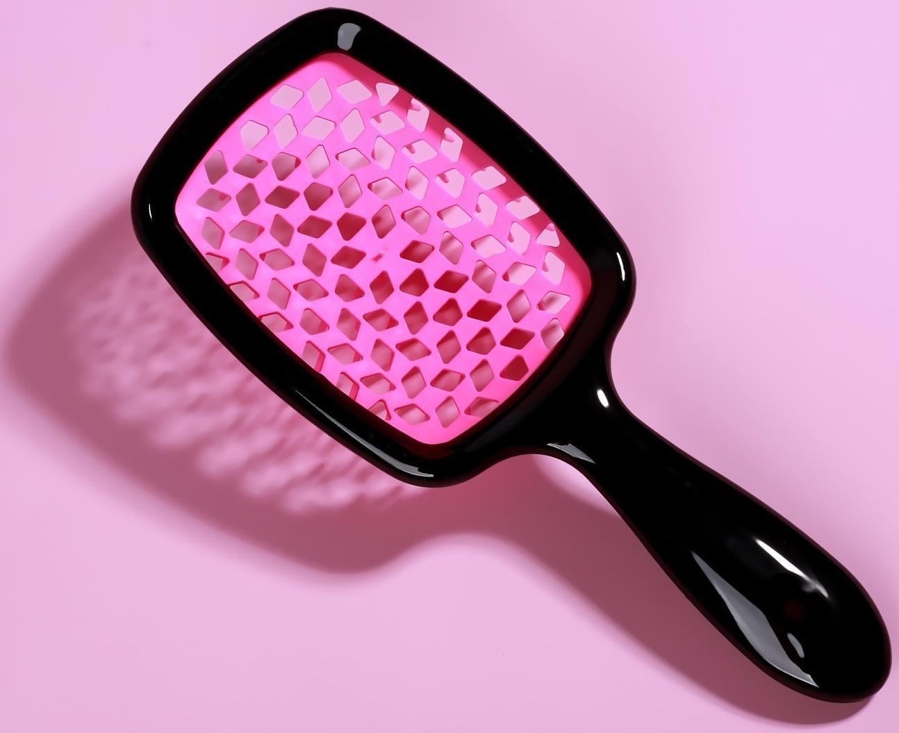 Расчёска массажная, широкая, вентилируемая, 8,5 × 20,5 см, PVC коробка, цвет чёрный/розовый