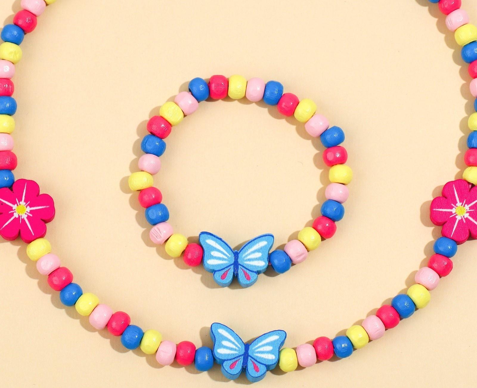 Набор браслет и бусы 