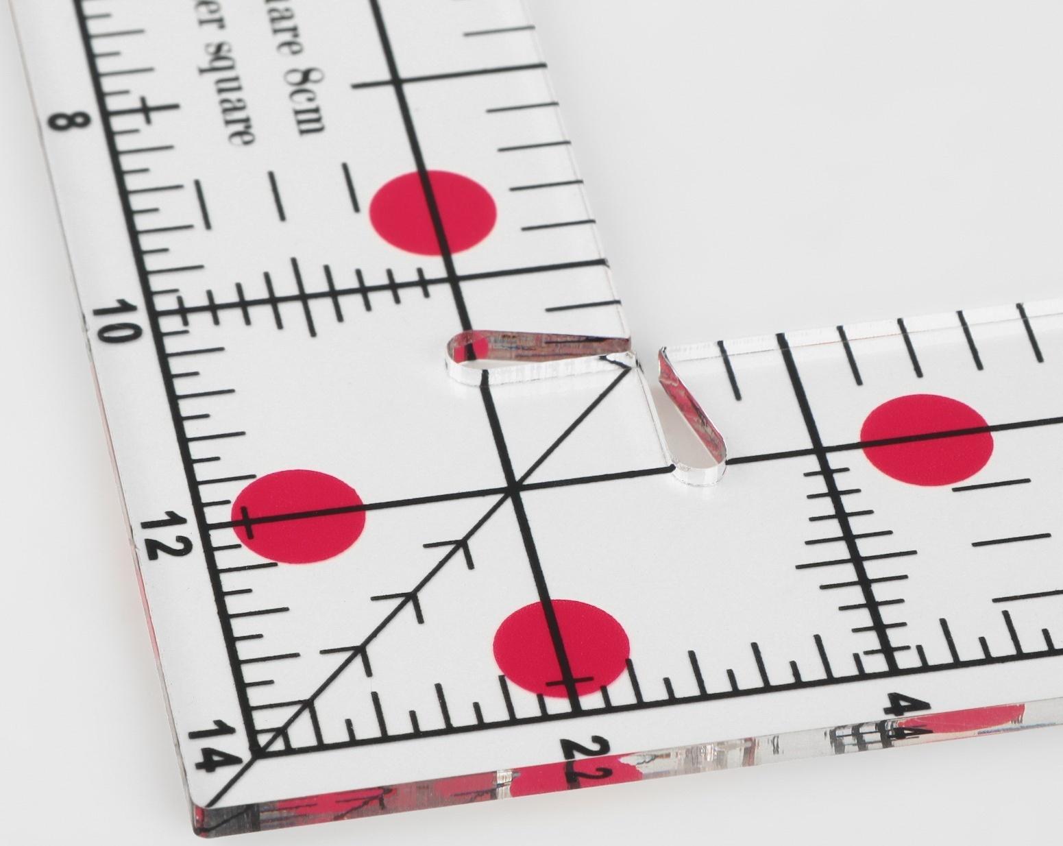 Линейка для квилтинга и пэчворка, с отверстием, 15 × 15 см, толщина 3 мм, цвет прозрачный/розовый