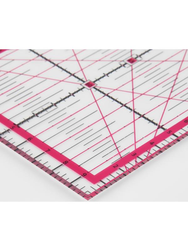 Линейка для квилтинга и пэчворка, 45 × 10 см, толщина 3 мм, цвет прозрачный/розовый
