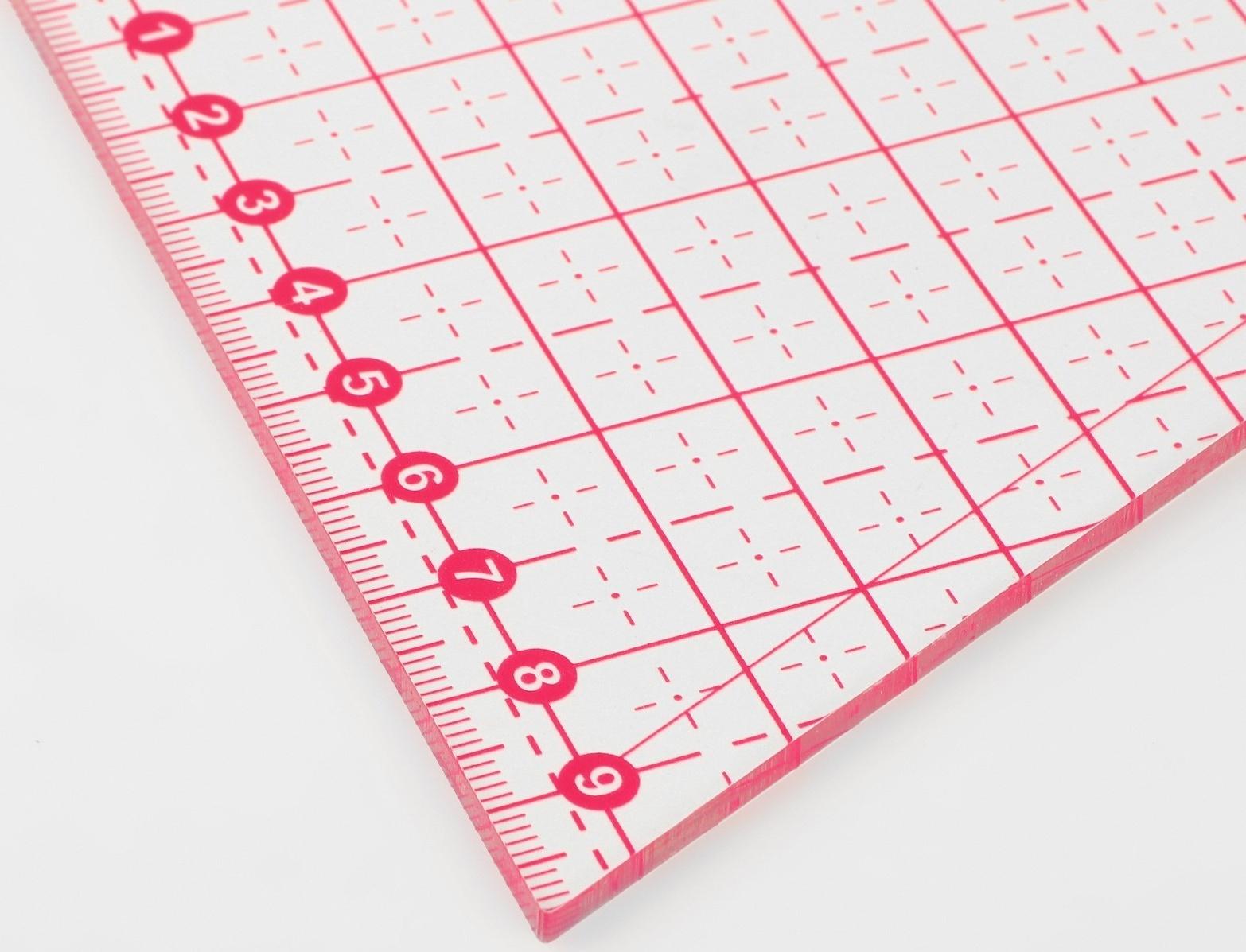 Линейка для пэчворка, 24 × 20 см, толщина 3 мм, цвет прозрачный/розовый