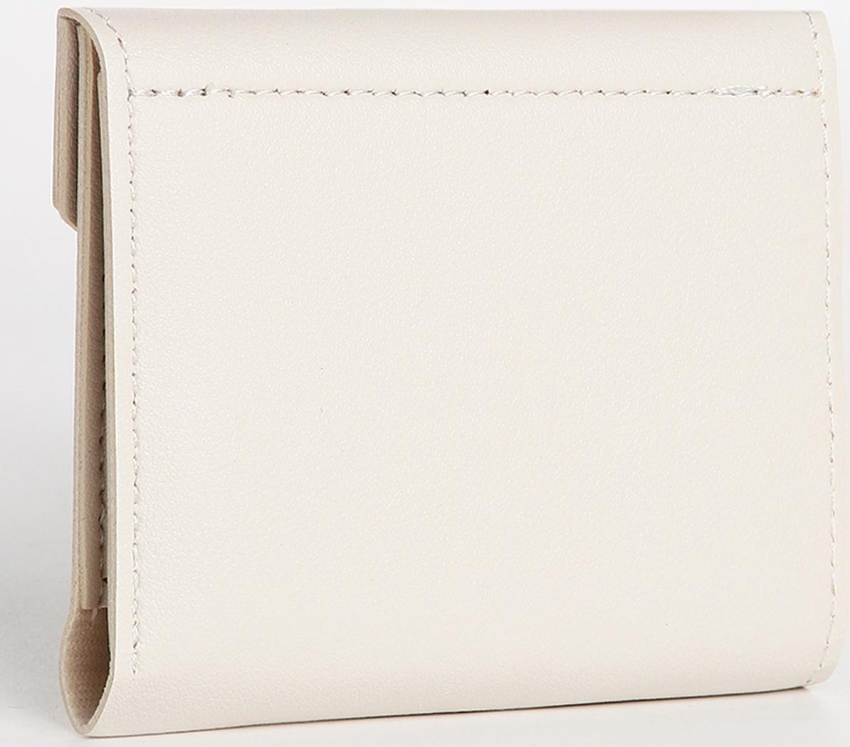 Кошелёк на кнопке, цвет белый