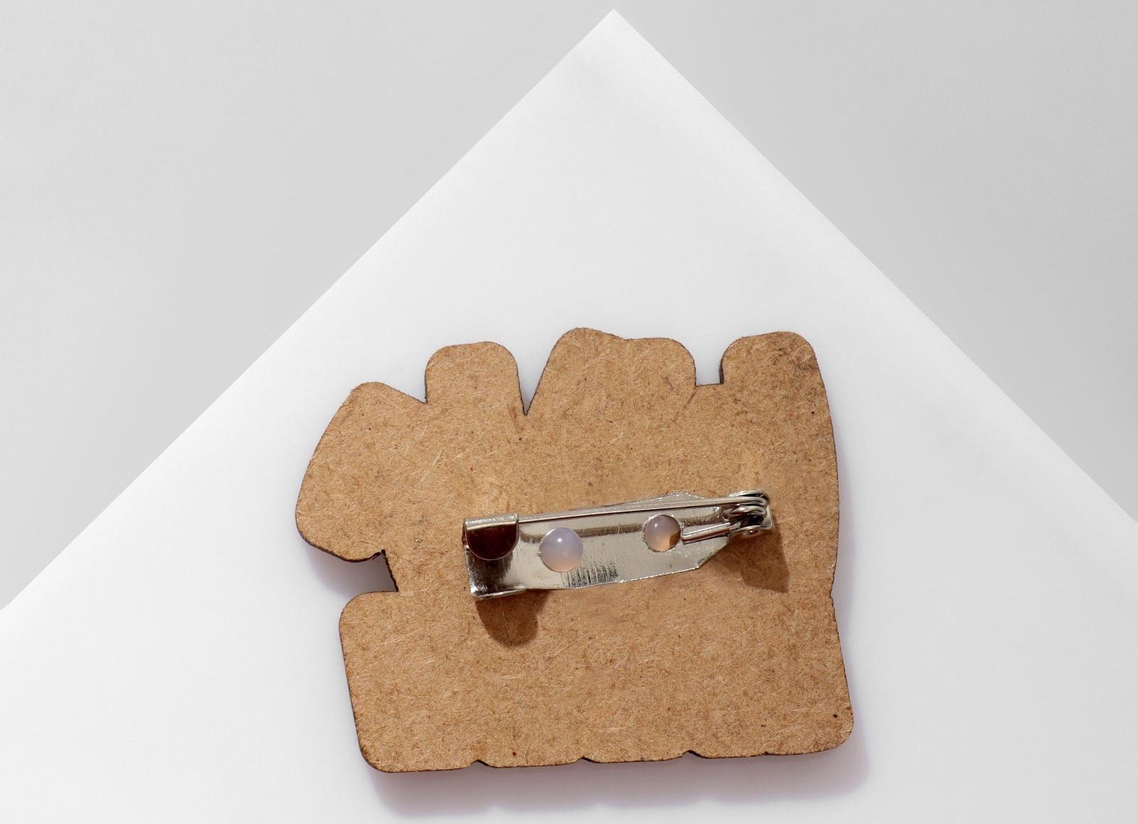 Брошь деревянная 