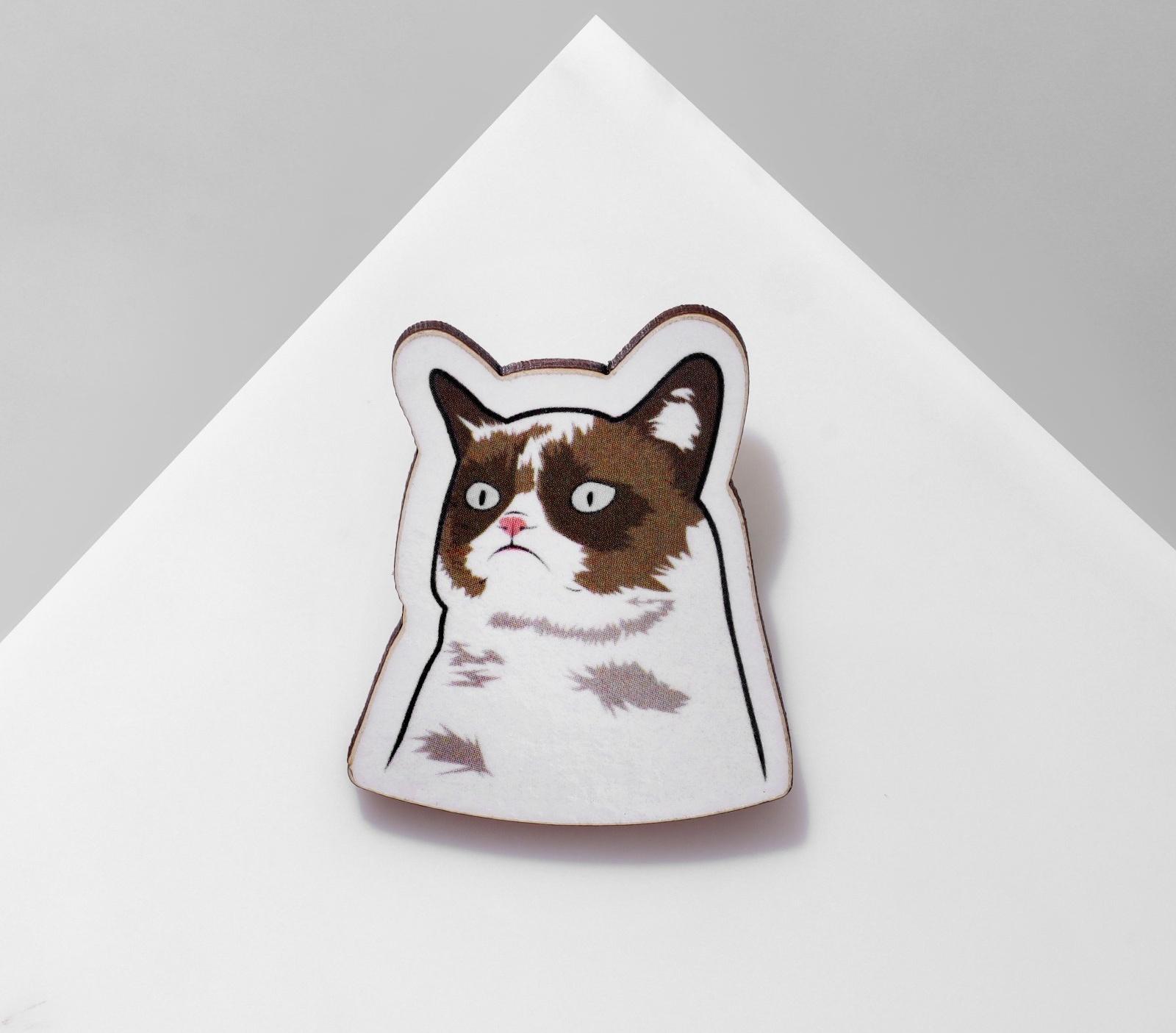 Брошь деревянная 