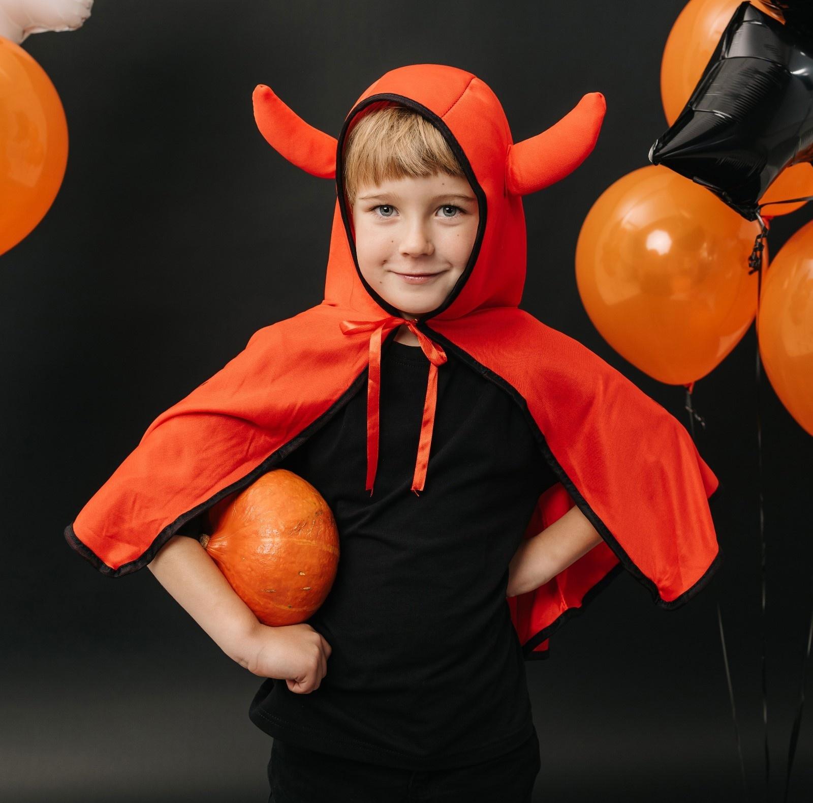 Карнавальный набор «Милый чертёнок»: плащ с капюшоном и жезл