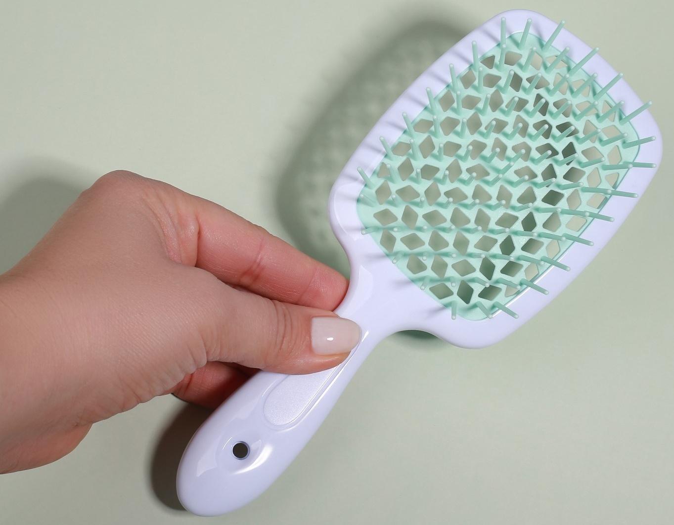 Расчёска массажная, широкая, вентилируемая, 8,5 × 20,5 см, PVC коробка, цвет белый/бирюзовый