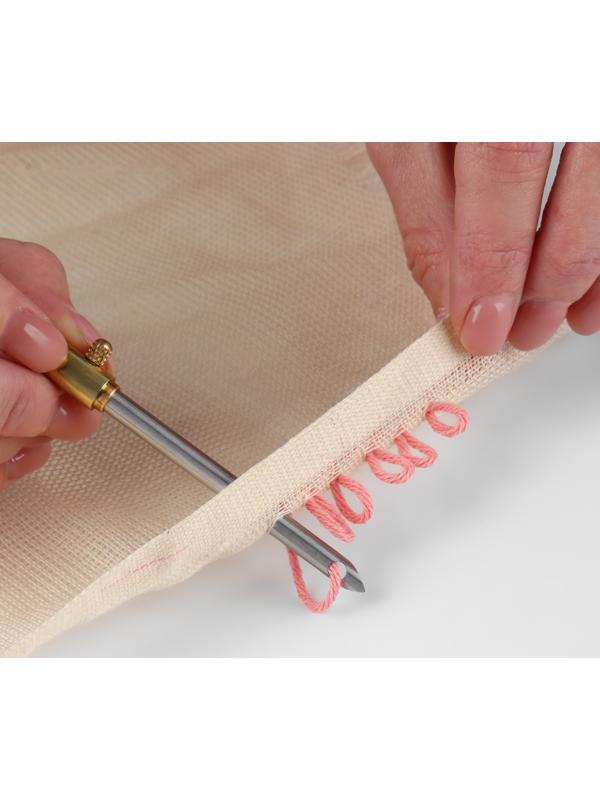 Иглы для вышивания, для ковровой техники, 3 шт, с держателем, d = 2,5/3,5/5 мм, цвет серебряный