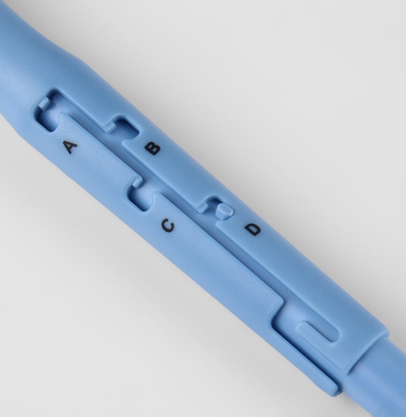 Игла для вышивания, для ковровой техники, d = 5 мм, 18,5 см, с нитевдевателем, цвет голубой