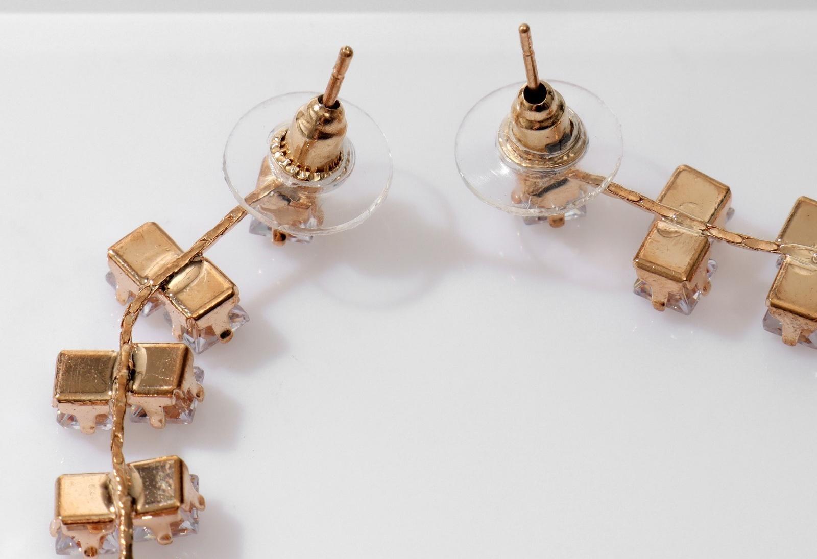 Серьги висячие со стразами 