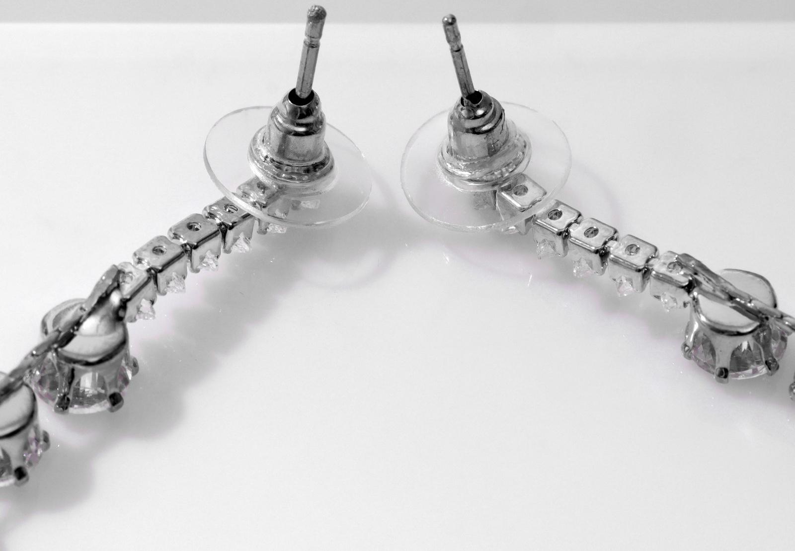 Серьги висячие со стразами 