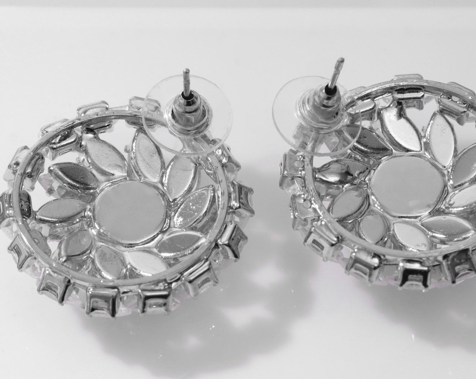 Серьги со стразами 