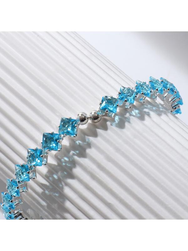 Браслет со стразами 