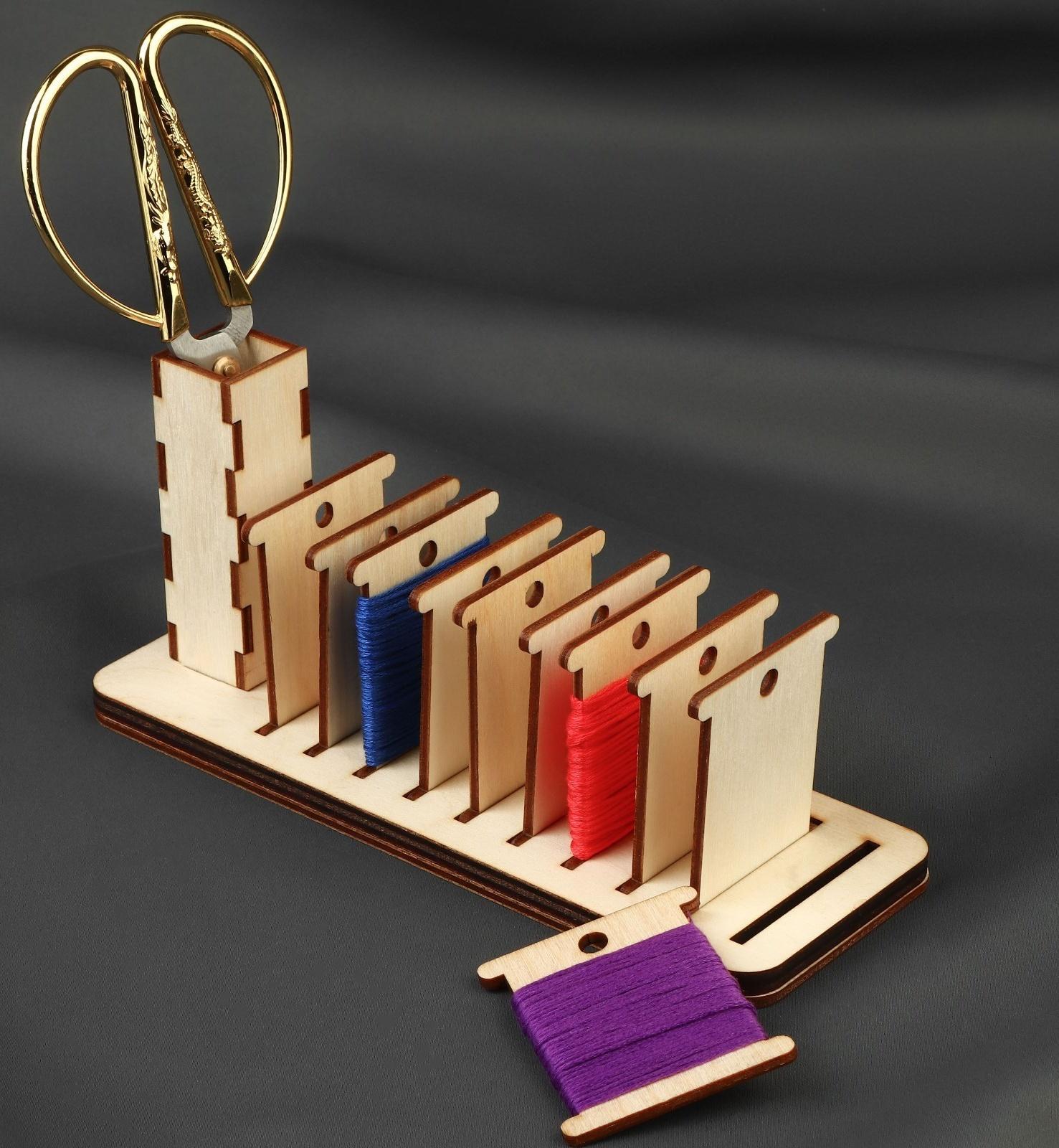 Подставка для бобин, для мулине, деревянная, с бобинами, 10 шт, с держателем для ножниц