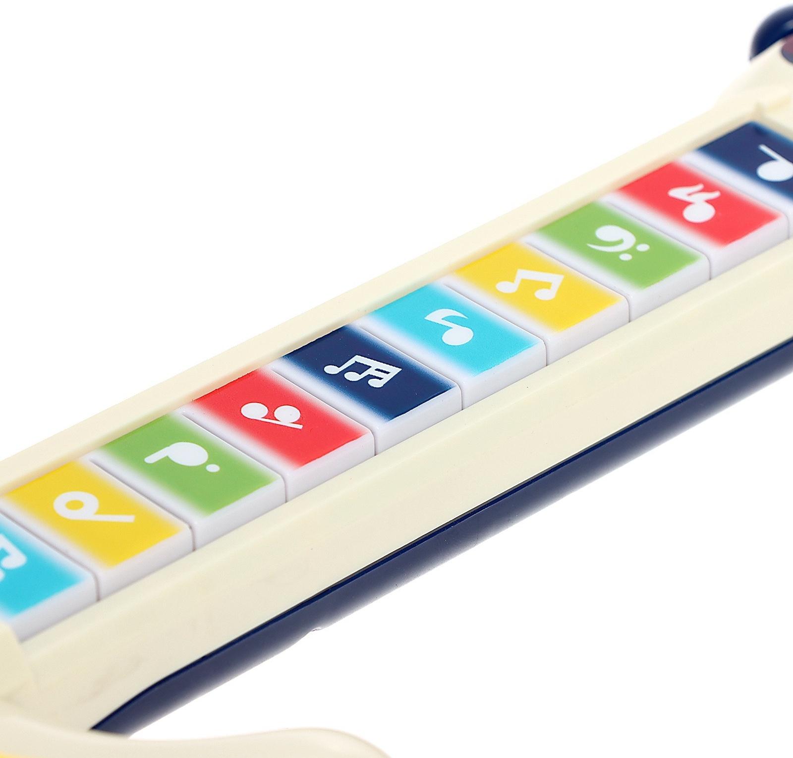 Музыкальная гитара, звук, свет