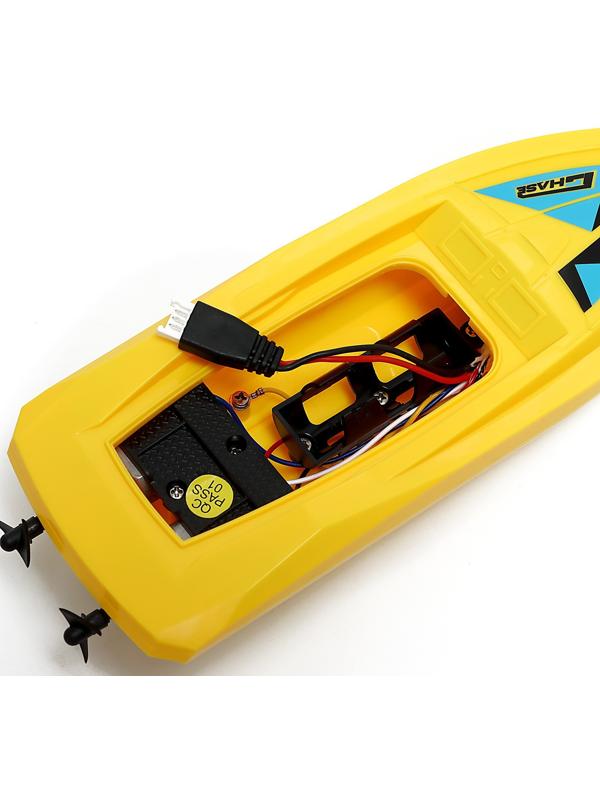 Катер «Быстрый», радиоуправление, плавает