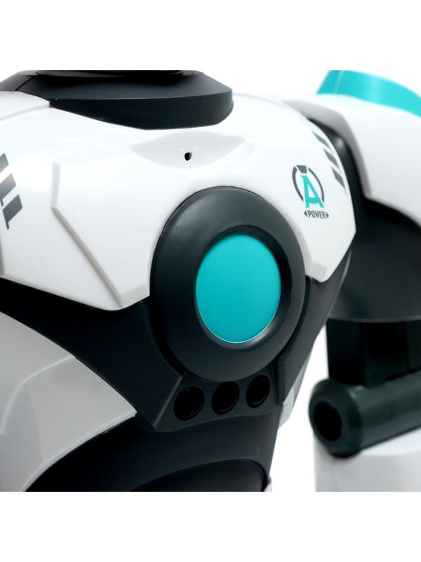 Робот «Атакер», радиоуправление, голосовое управление, свет, звук, с аккумулятором