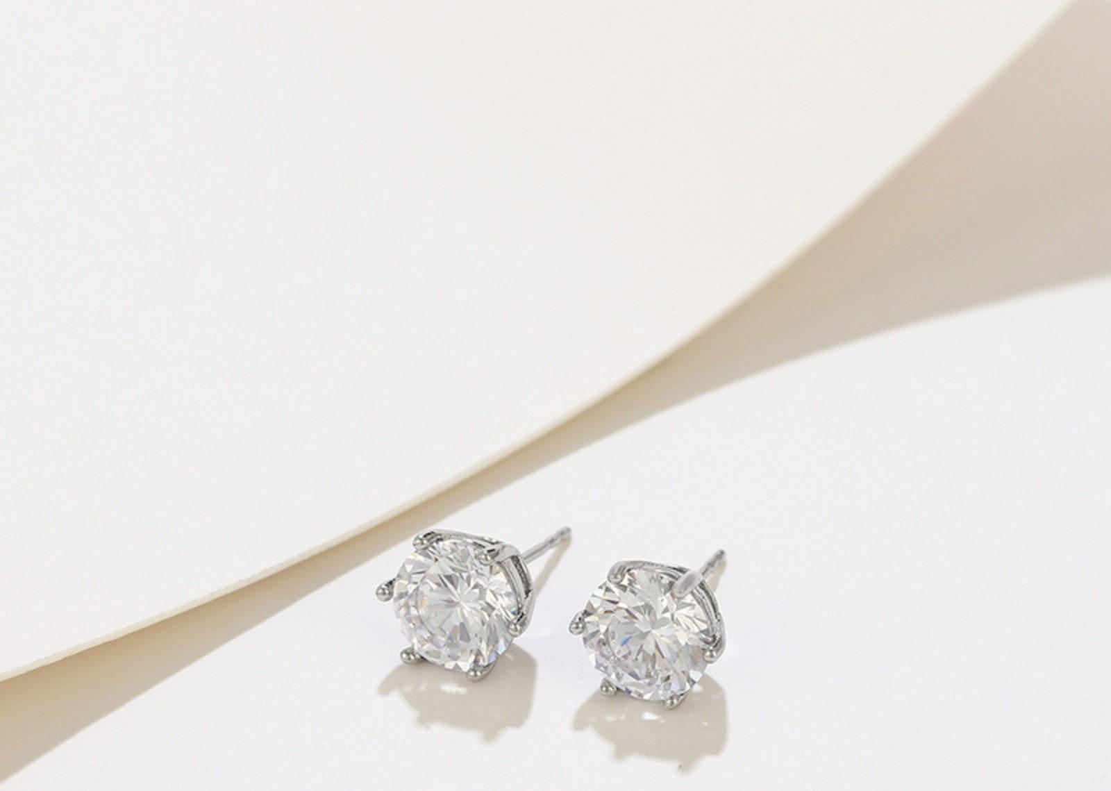 Серьги со стразами XUPING пусеты, цвет белый в серебре