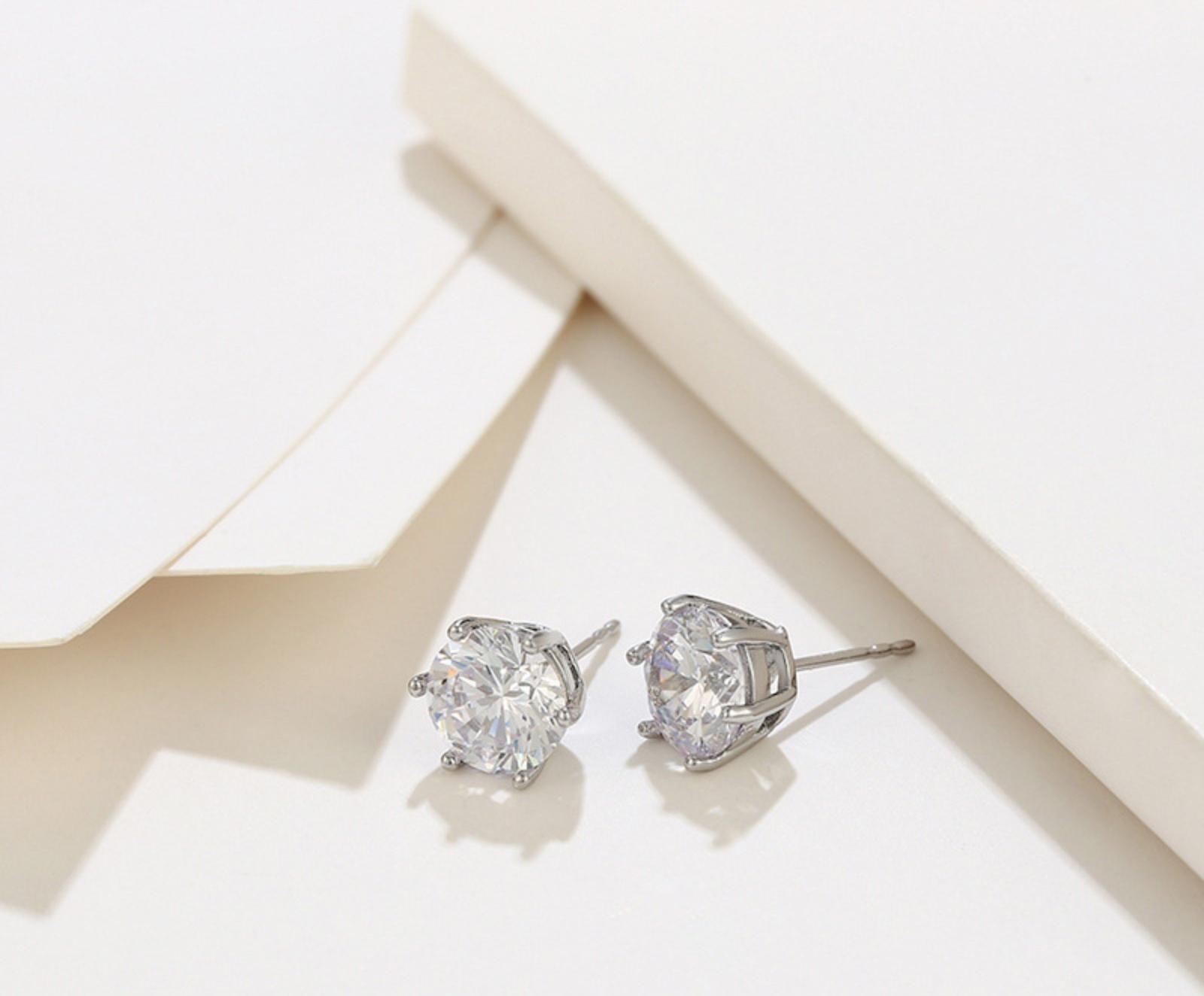 Серьги со стразами XUPING пусеты, цвет белый в серебре