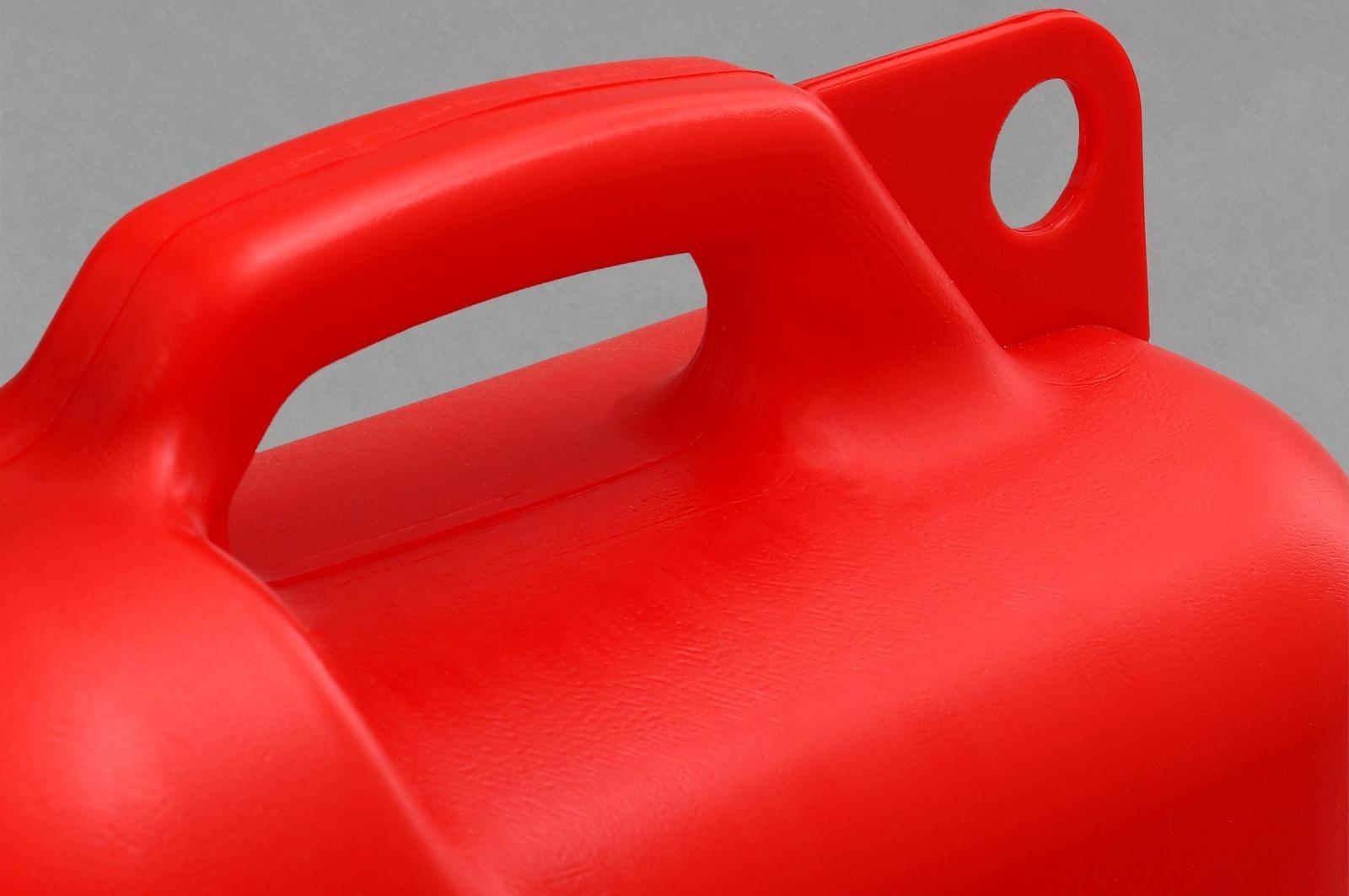 Канистра ГСМ «Звезда», 10 л, с воронкой, красная