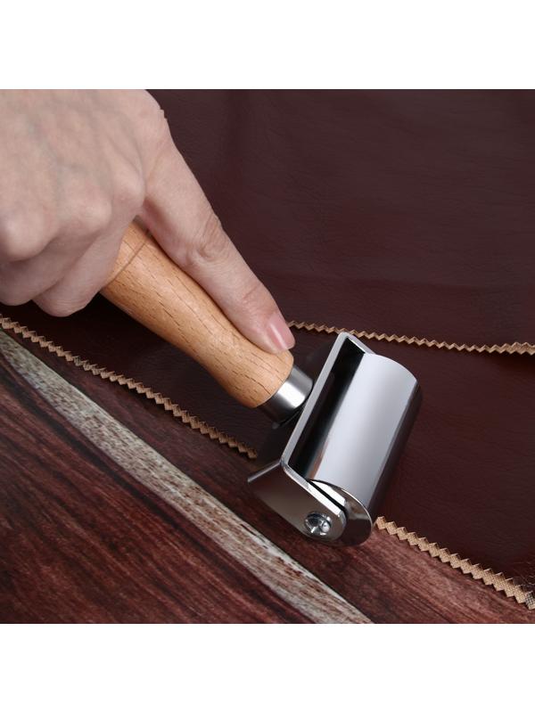 Роллер для клеевых работ с кожей, 16,5 × 6 см, цвет серебряный