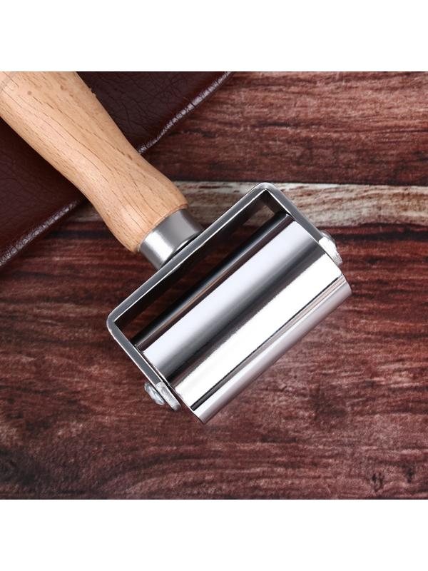 Роллер для клеевых работ с кожей, 16,5 × 6 см, цвет серебряный