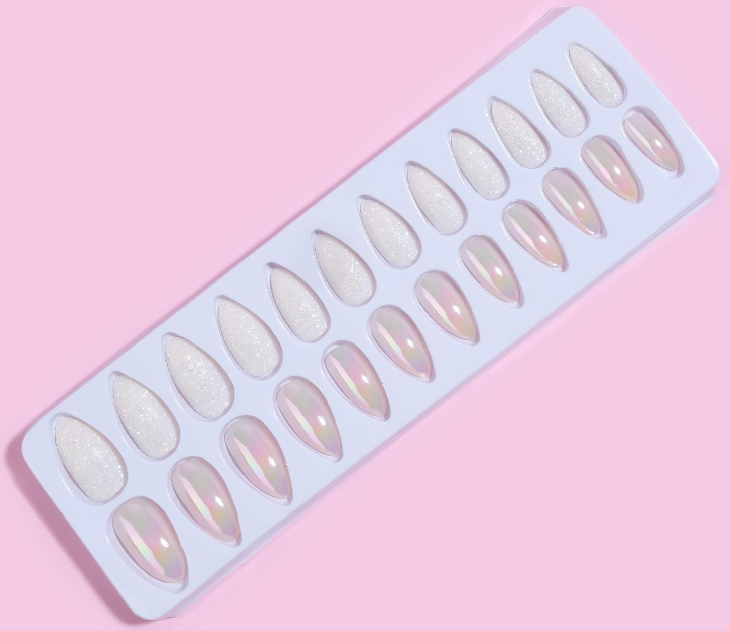 Накладные ногти, 24 шт, с клеевыми пластинами, форма миндаль, блёстки/голография, цвет белый