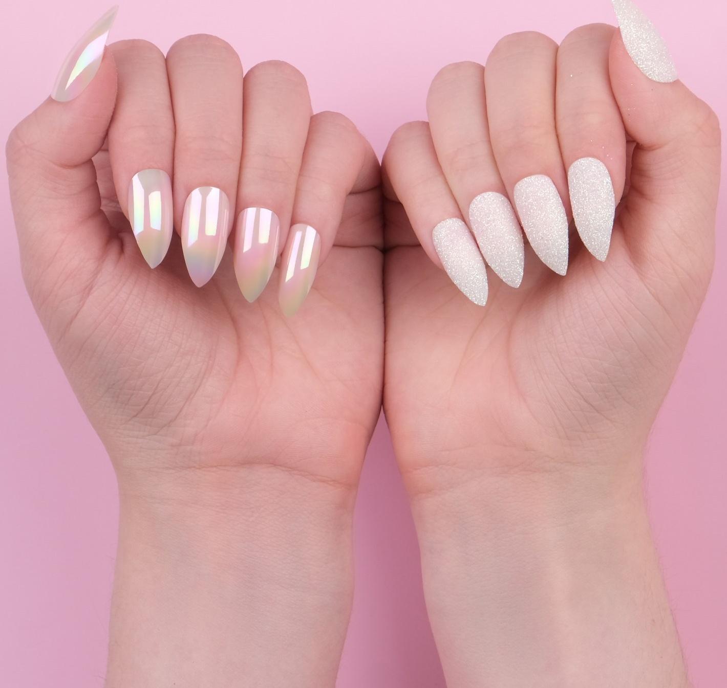 Накладные ногти, 24 шт, с клеевыми пластинами, форма миндаль, блёстки/голография, цвет белый