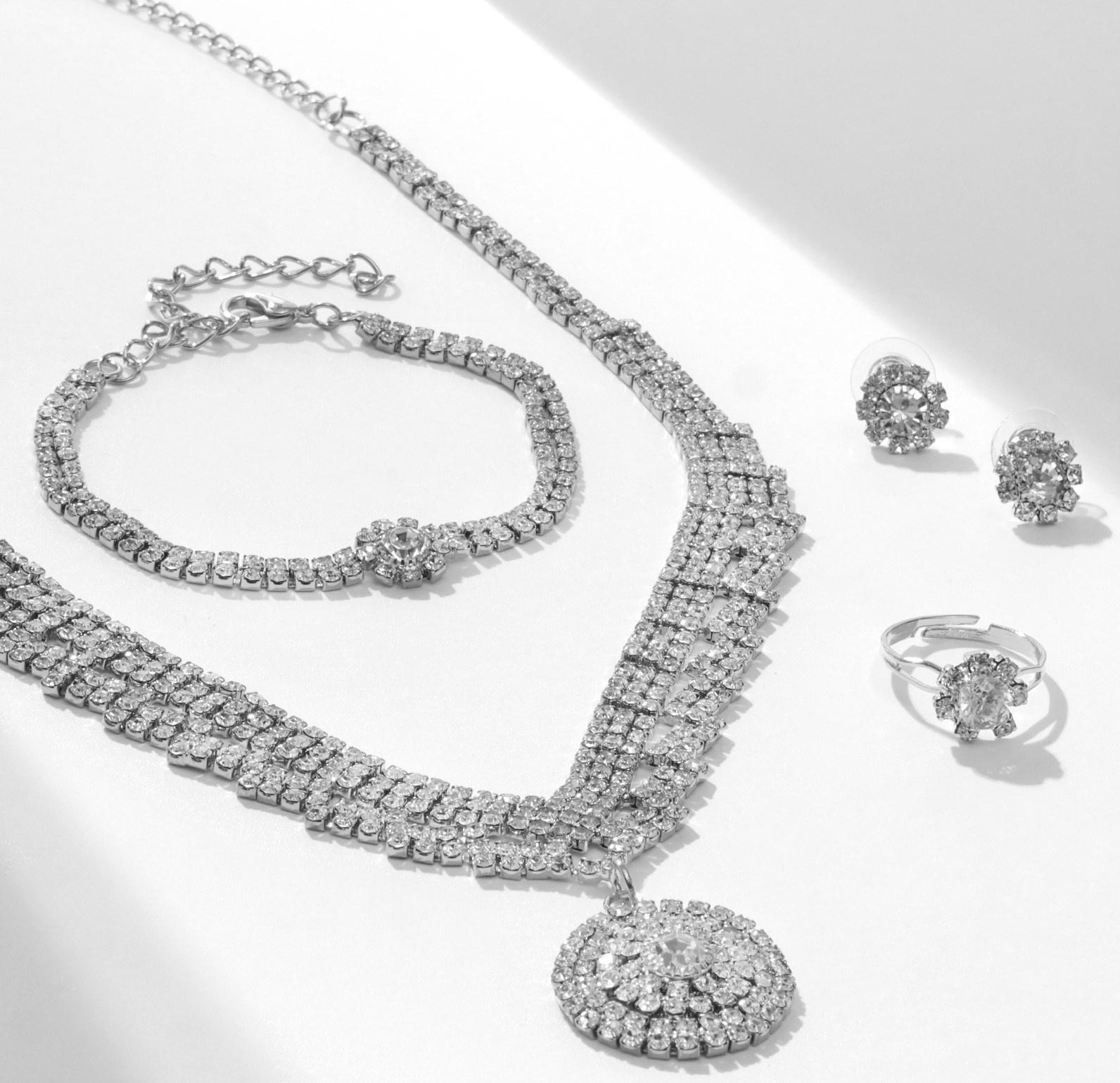 Набор 4 предмета: серьги, колье, браслет, кольцо 