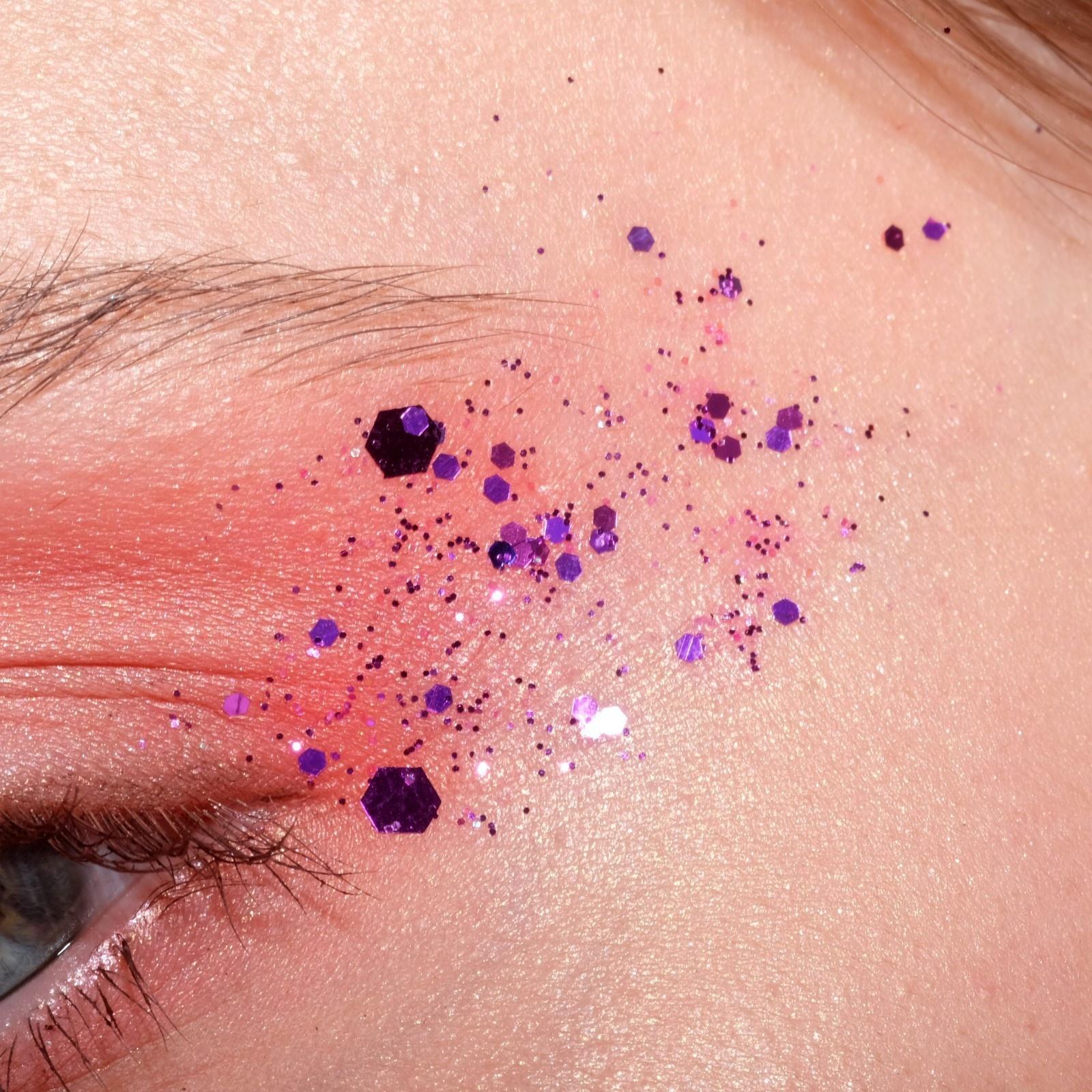 Набор 2 предмета: кулон, глиттер 