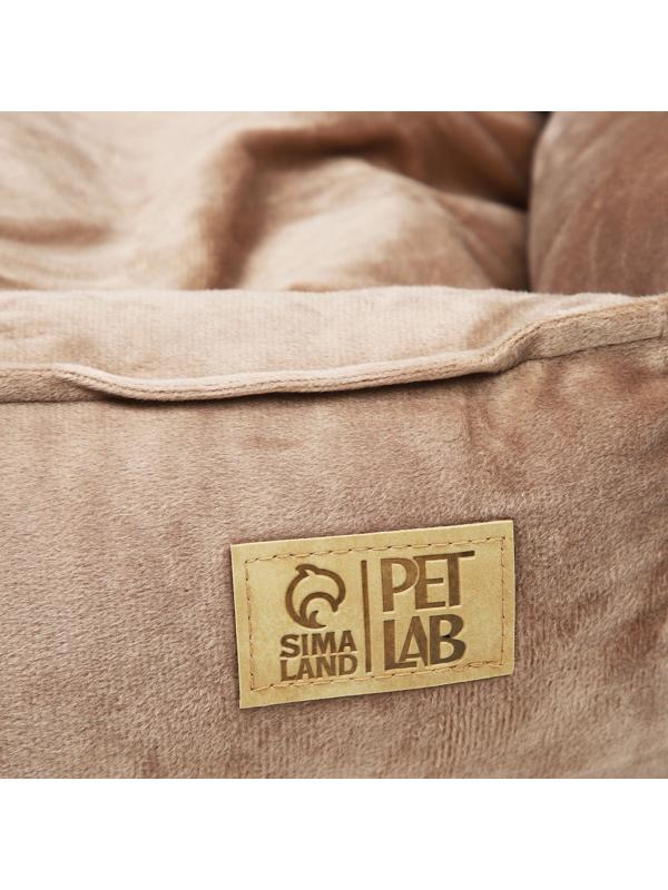 Лежанка для кошек и собак велюровая Pet Lab, 70 х 65 х 15 см, бежевая