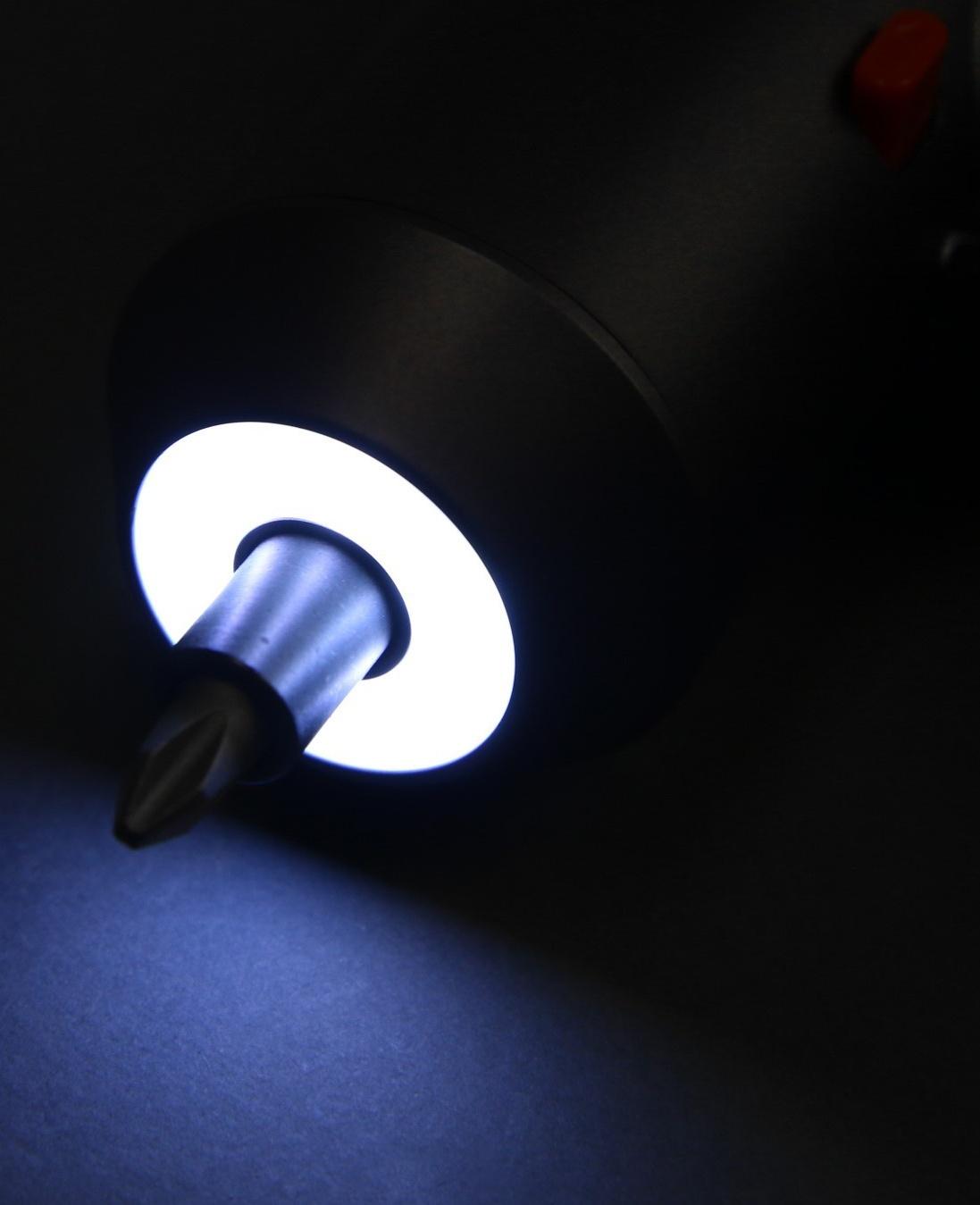 Аккумуляторная отвертка ТУНДРА ПРОФИ, 3.6 В, 2 Ач, Li-ion, 220 об/мин, 12 предметов, кейс