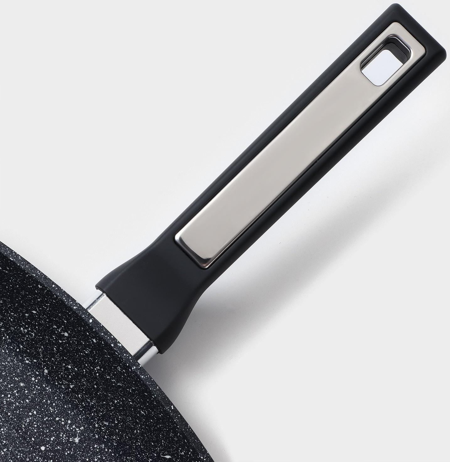 Сковорода гриль квадратная Magistro Warrior, 28×28 см, антипригарное покрытие, индукция