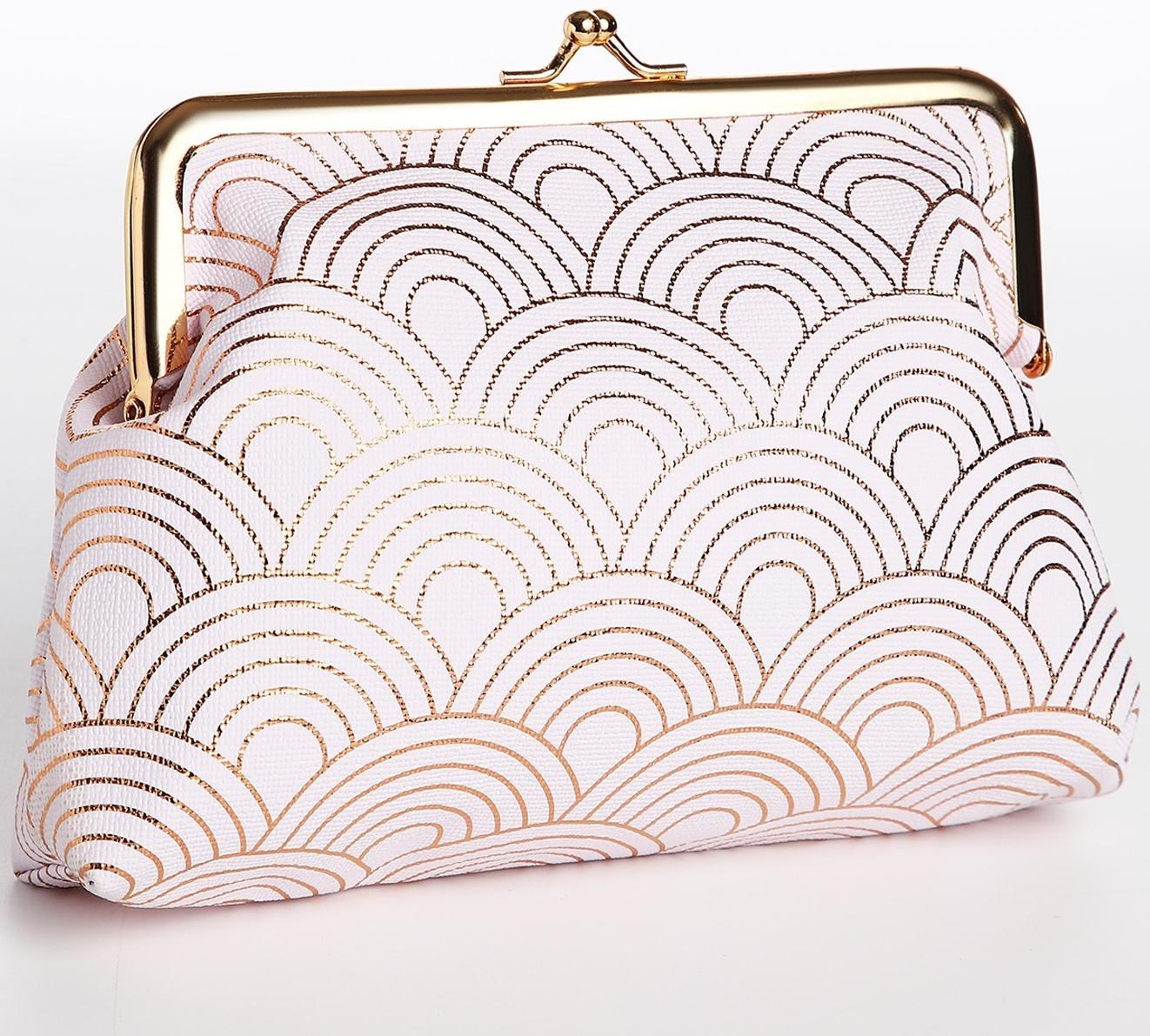 Косметичка на фермуаре, цвет белый